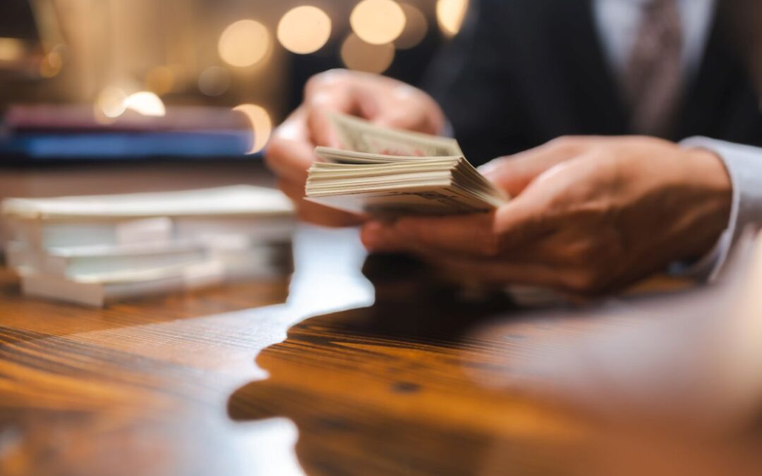 Ile zarabia ksiądz i jakie są zarobki księży w Polsce w 2025 roku? Pensje duchownych i emerytura