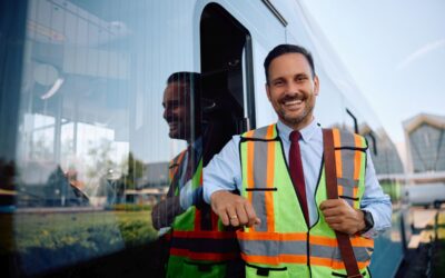 Ile zarabia konduktor PKP w 2025? Jak zostać konduktorem PKP Intercity? Zarobki (pensja), rekrutacja