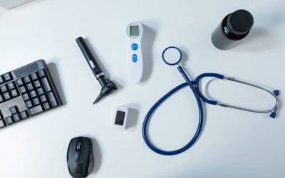 Ile zarabia lekarz rodzinny w 2025 roku? O zarobkach lekarzy na etacie POZ